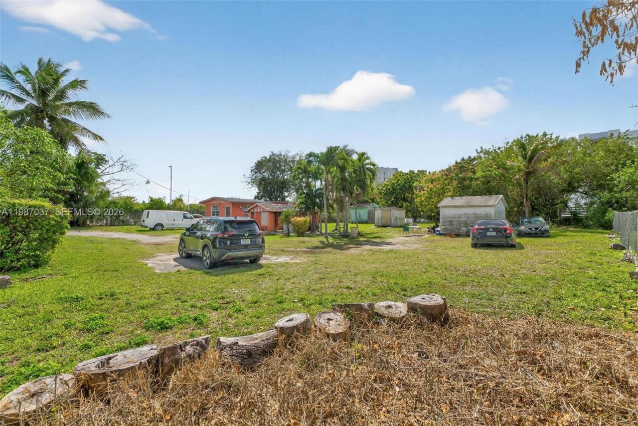 11870 SW 214th St , Miami, FL 33177 Photo