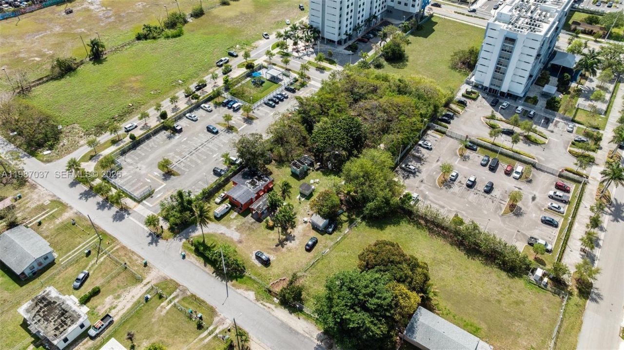 11870 SW 214th St , Miami, FL 33177 Photo