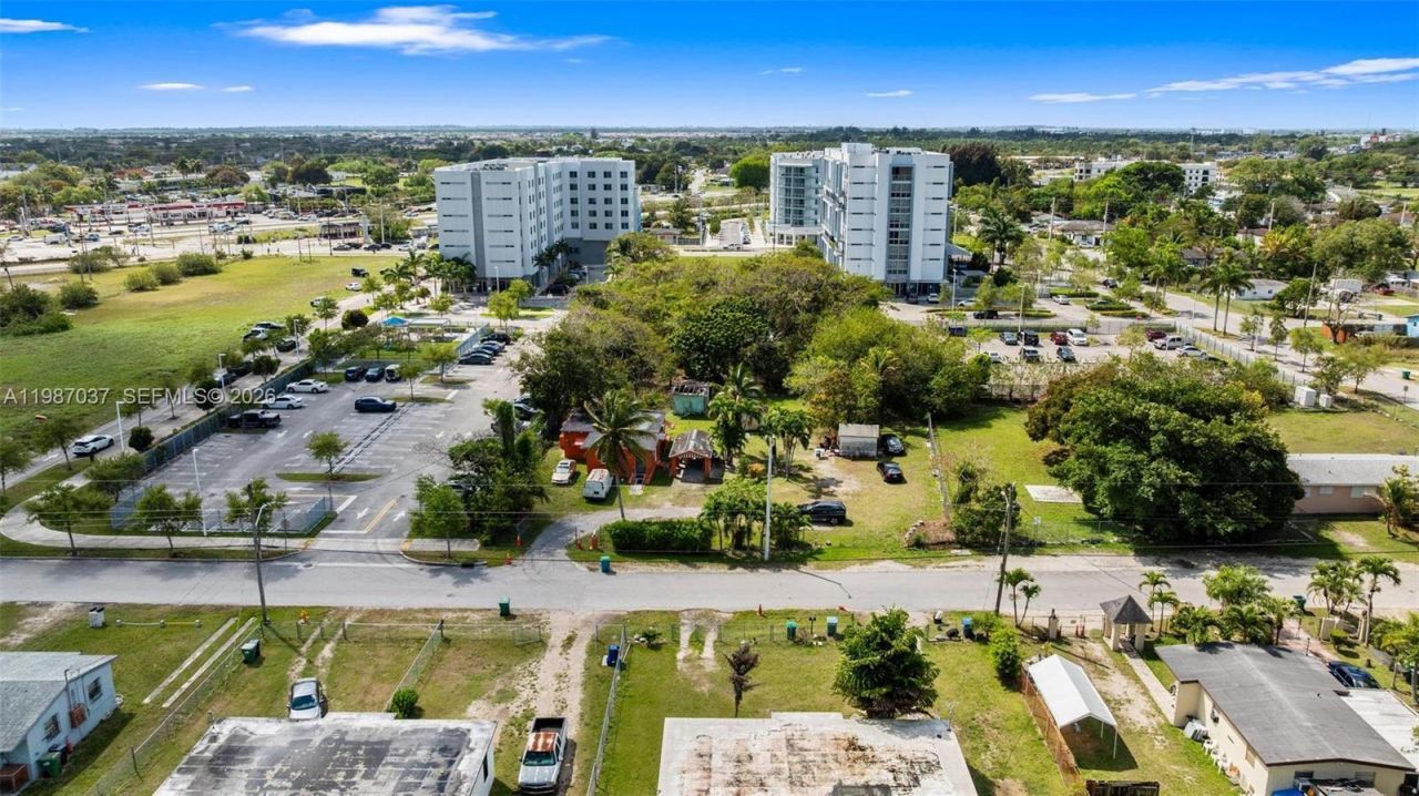 11870 SW 214th St , Miami, FL 33177 Photo