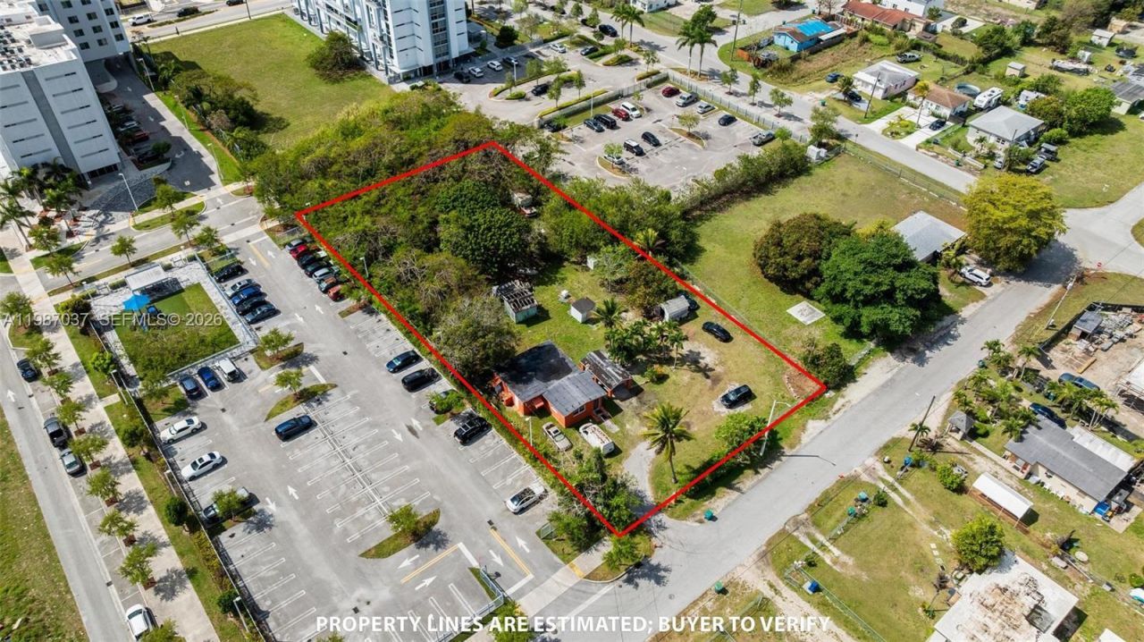 11870 SW 214th St , Miami, FL 33177 Photo