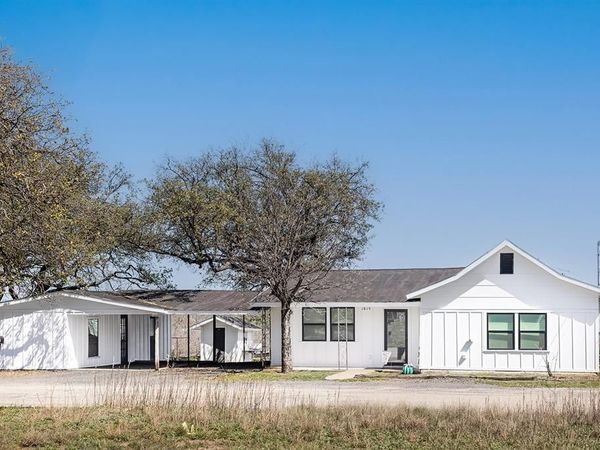 1815 S Oak Street, Brady, TX 76825