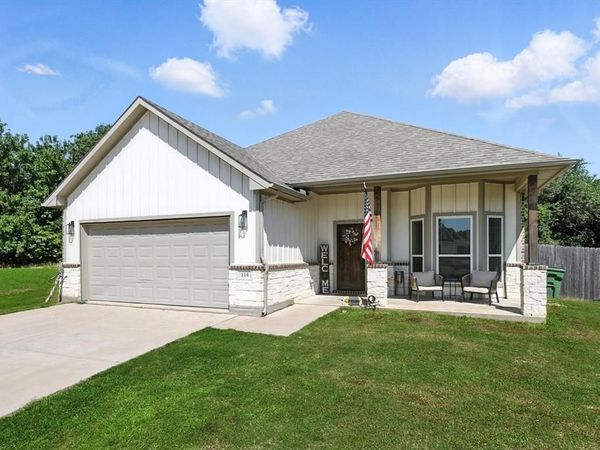 114 Byrom Court, Whitesboro, TX 76273