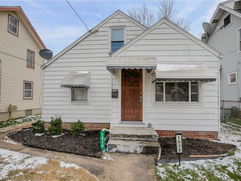 1014 Roslyn Avenue SW, Canton, OH 44710 Photo 1