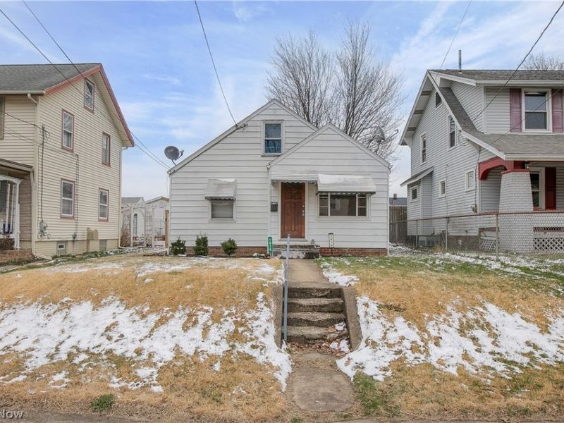 1014 Roslyn Avenue SW, Canton, OH 44710 Photo 2