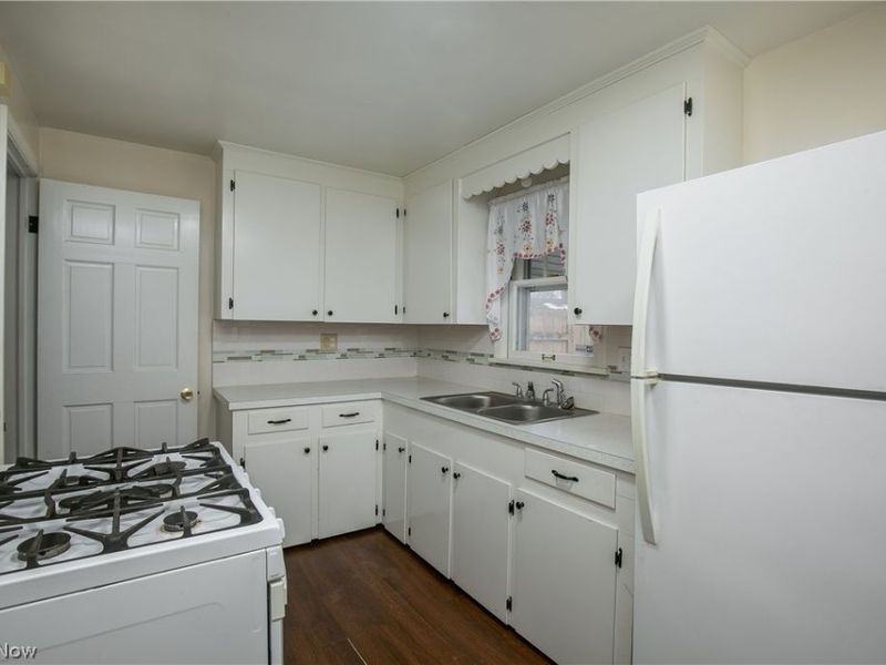 1014 Roslyn Avenue SW, Canton, OH 44710 Photo 4