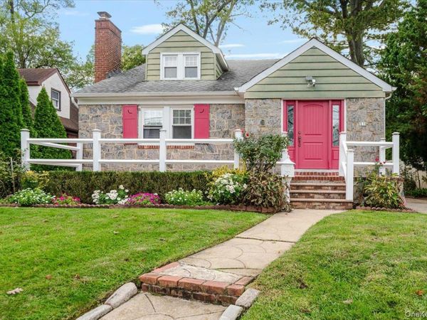 57 Carol Street , Lynbrook, NY 11563