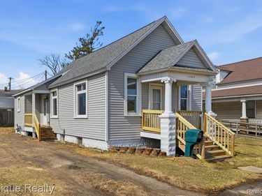 1209 10th Avenue, Port Huron, MI 48060