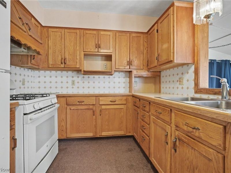 1852 Fairview Court, Salem, OH 44460 Photo 3