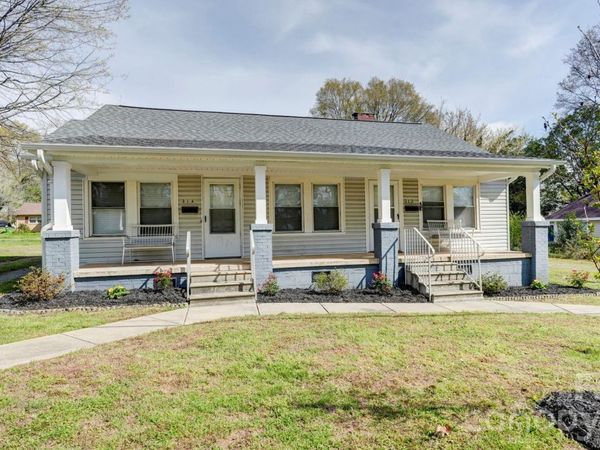 312 & 314 W Charlotte Avenue, Mount Holly, NC 28120