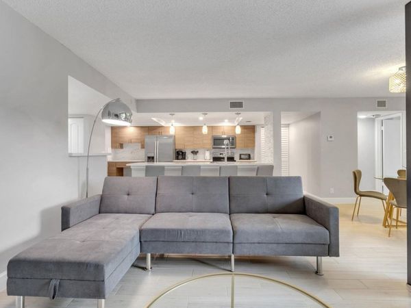 955 Dotterel Road, Delray Beach, FL 33444