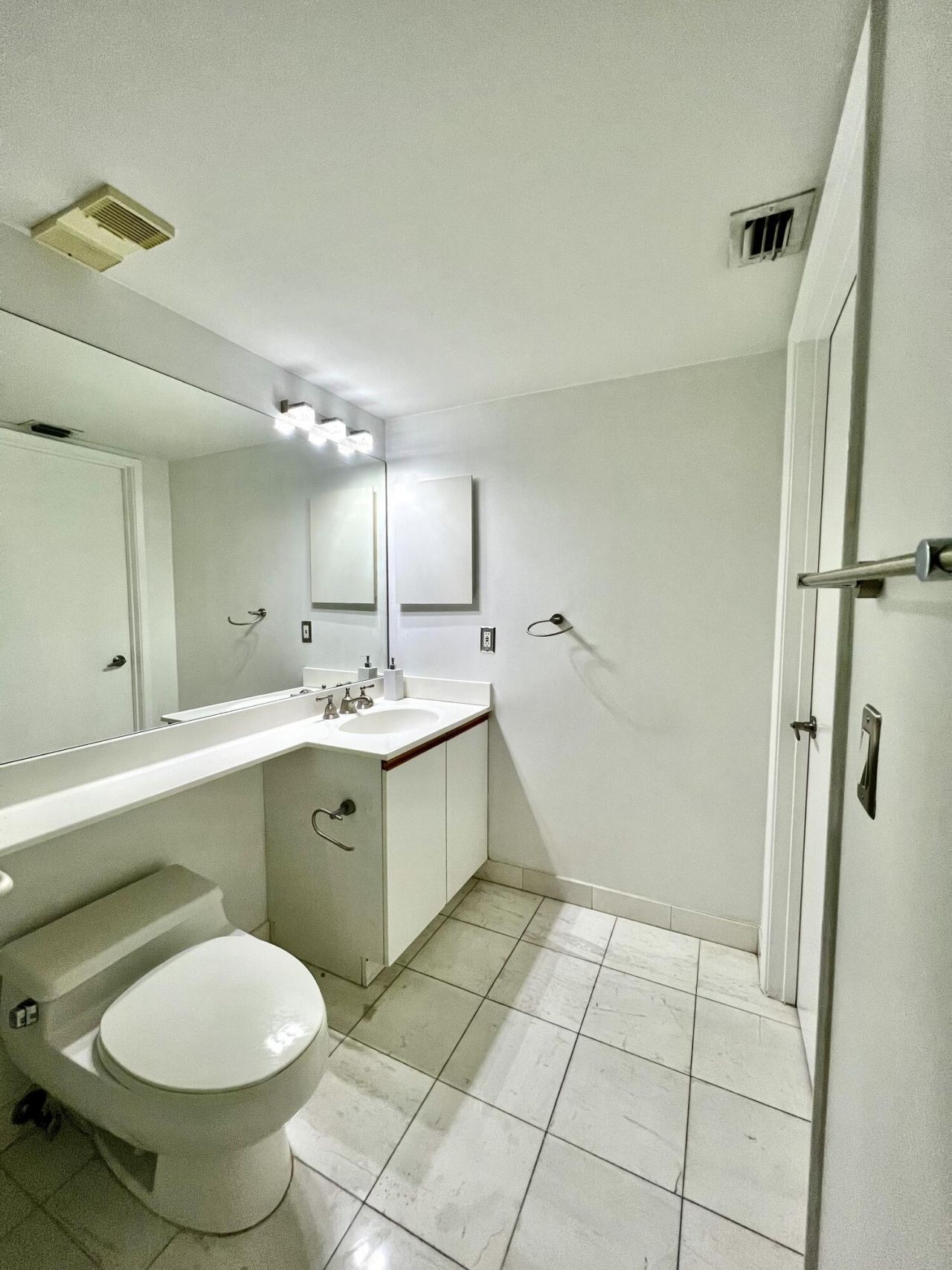 3400 NE 192nd Street, Unit 1102, Aventura, FL 33180 Photo