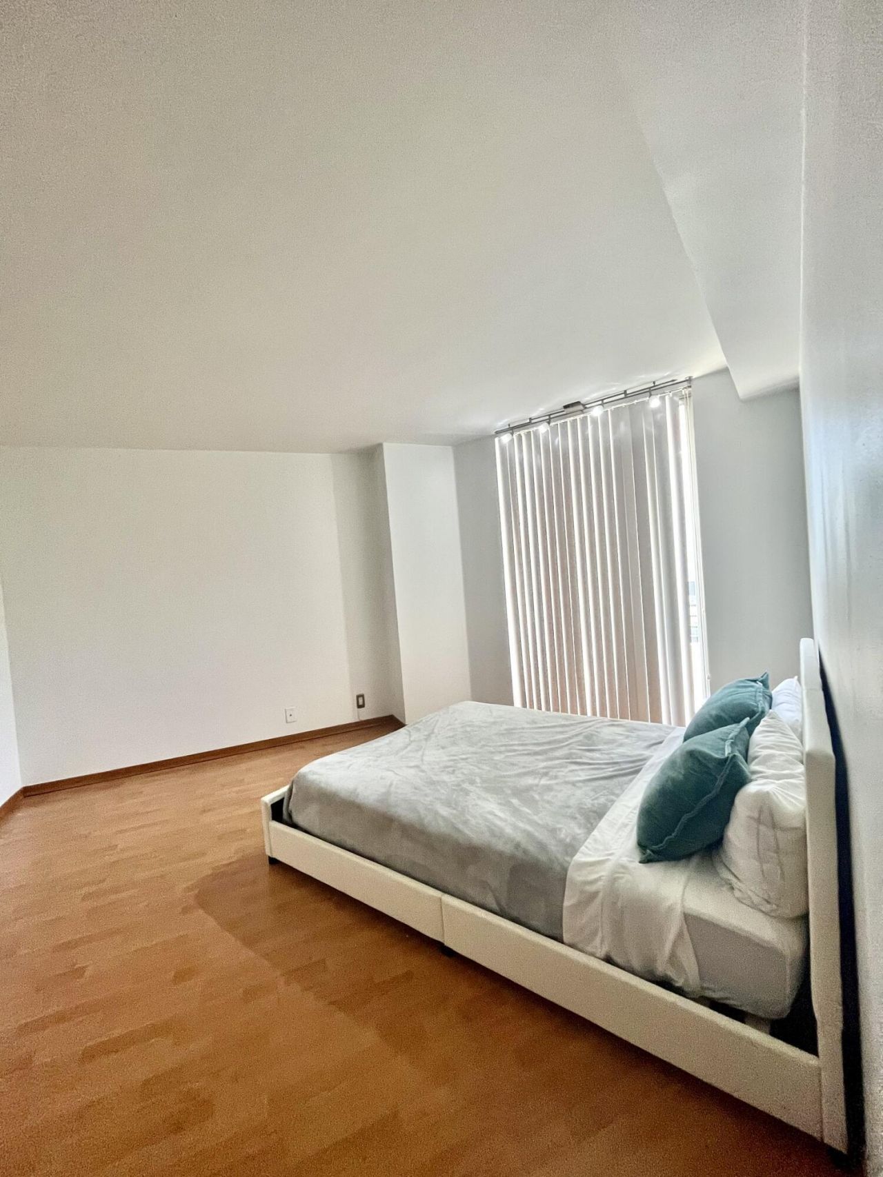 3400 NE 192nd Street, Unit 1102, Aventura, FL 33180 Photo