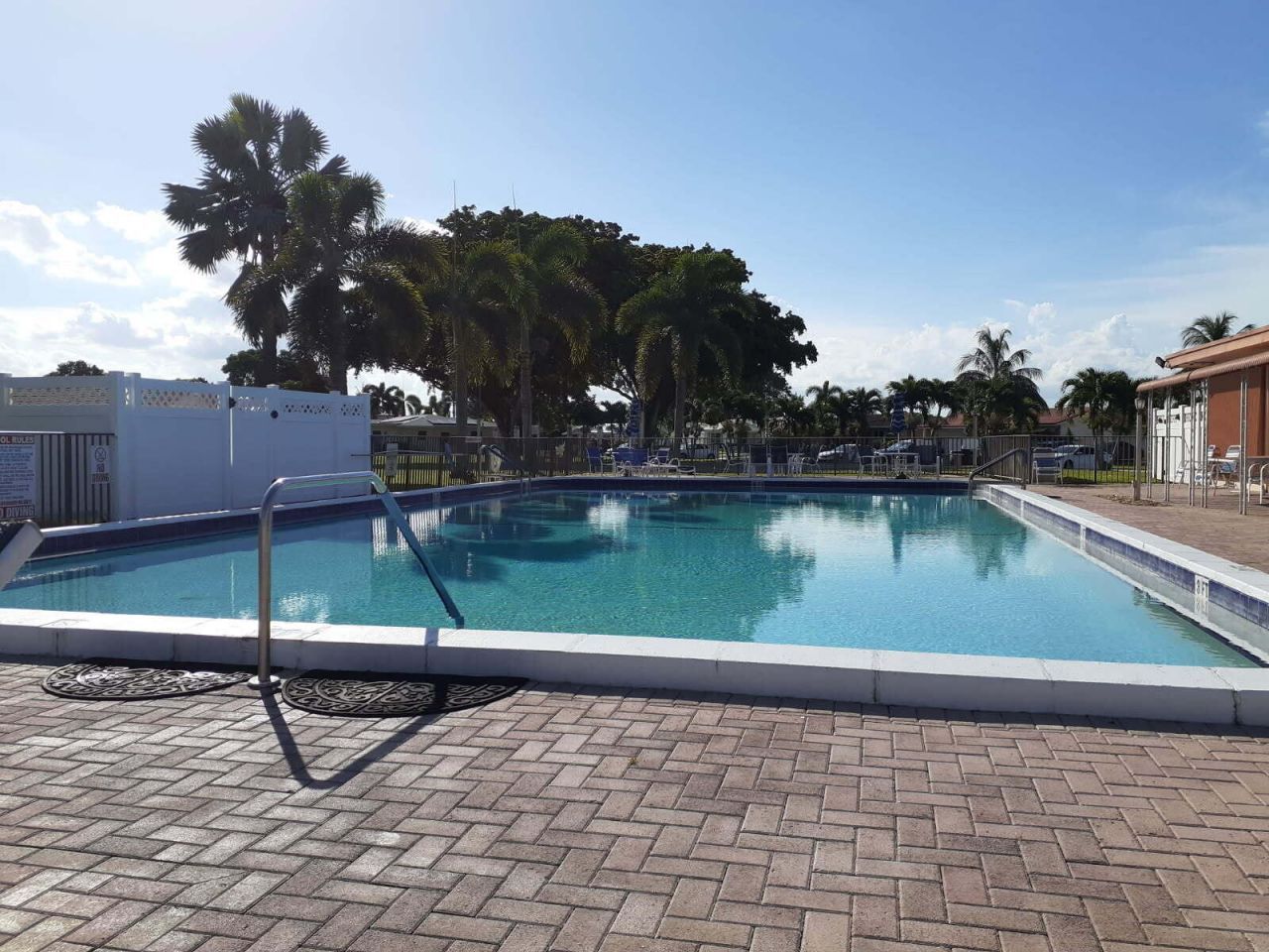 4504 NW 43rd Terrace, Tamarac, FL 33319 Photo