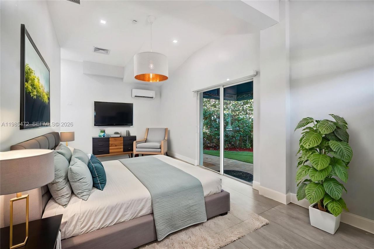 1110 NE 100th St , Miami Shores, FL 33138 Photo