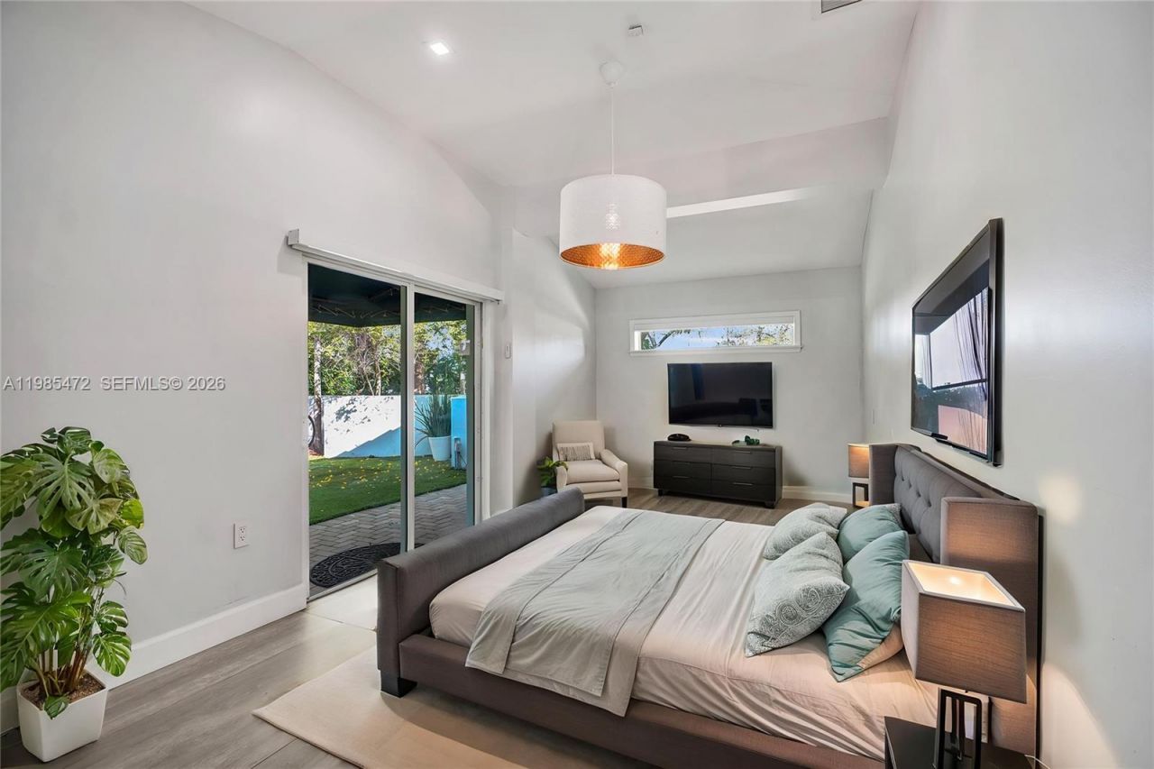 1110 NE 100th St , Miami Shores, FL 33138 Photo