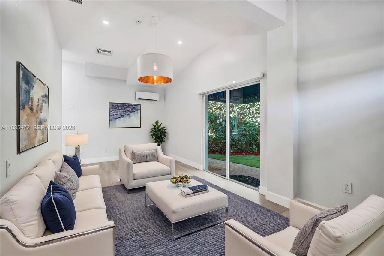 1110 NE 100th St , Miami Shores, FL 33138 Photo