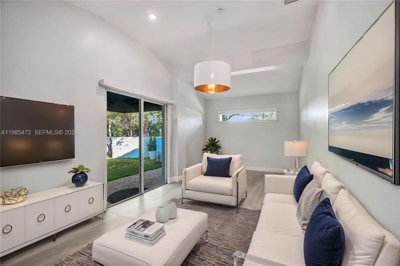 1110 NE 100th St , Miami Shores, FL 33138 Photo