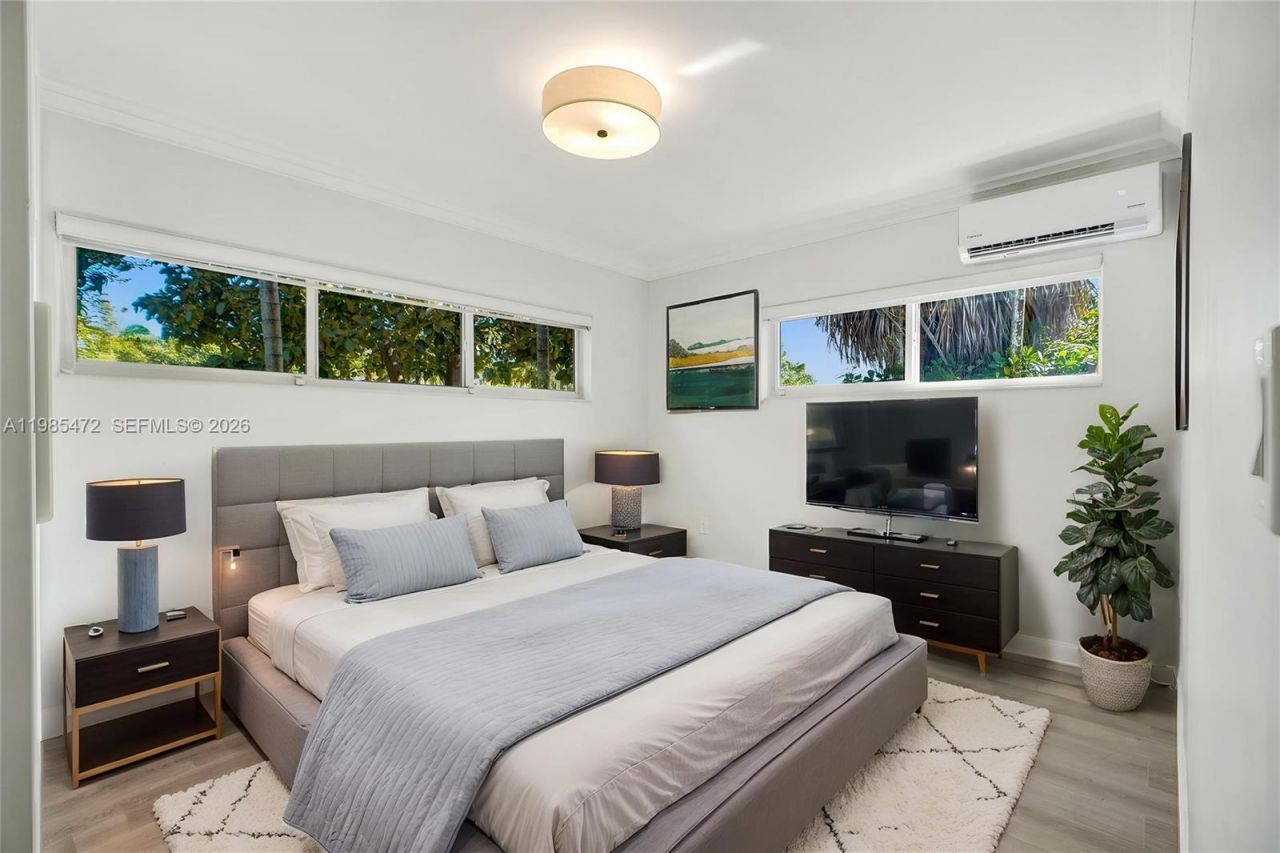 1110 NE 100th St , Miami Shores, FL 33138 Photo