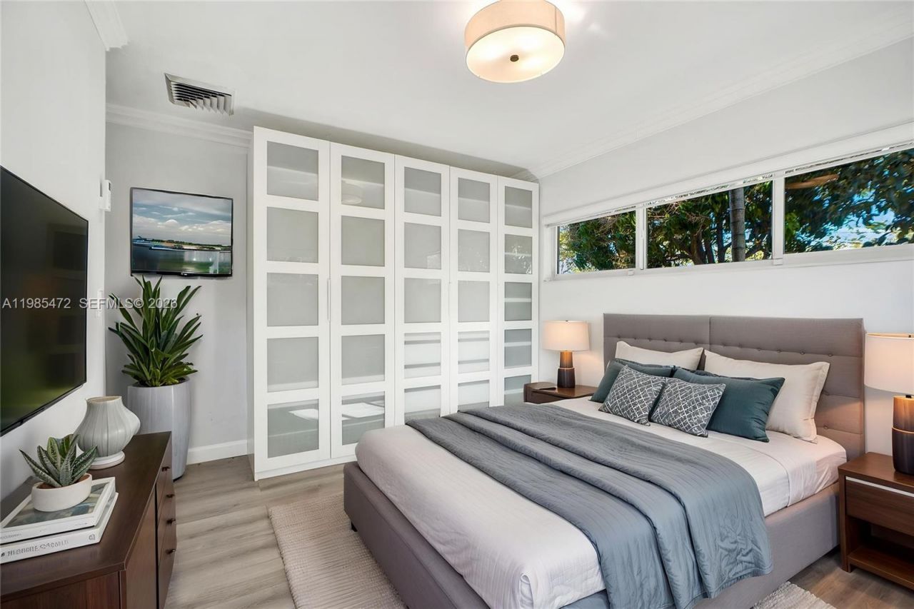 1110 NE 100th St , Miami Shores, FL 33138 Photo