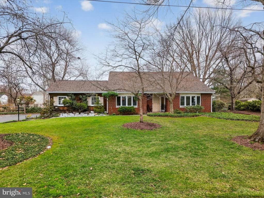 7 Stanford Court, East Windsor, NJ 08520 Main Photo