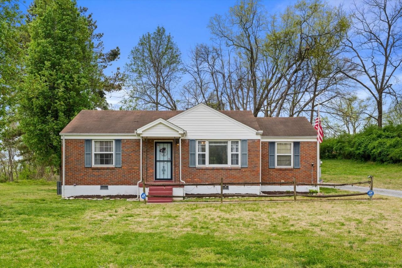 3107 Crosswood Dr Nashville, TN 37214