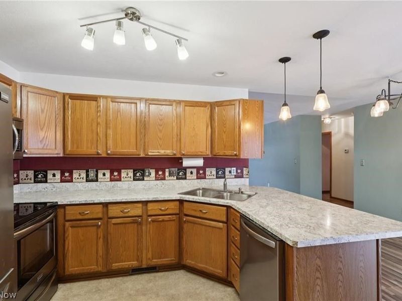 6695 Clingan Road, Unit 32, Poland, OH 44514 Photo 11