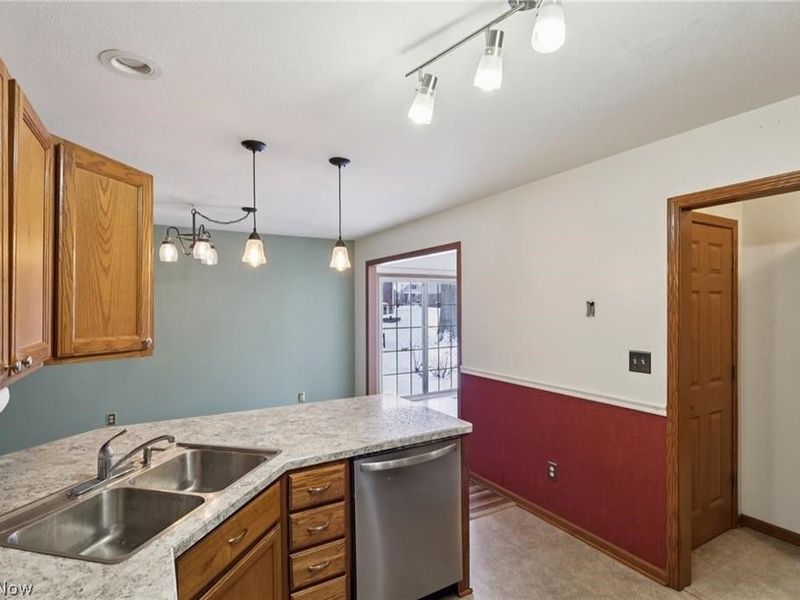 6695 Clingan Road, Unit 32, Poland, OH 44514 Photo 12