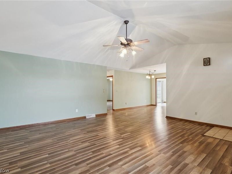 6695 Clingan Road, Unit 32, Poland, OH 44514 Photo 5