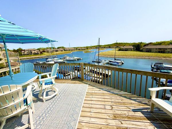 3633 Marina View Point, Muskegon, MI 49441