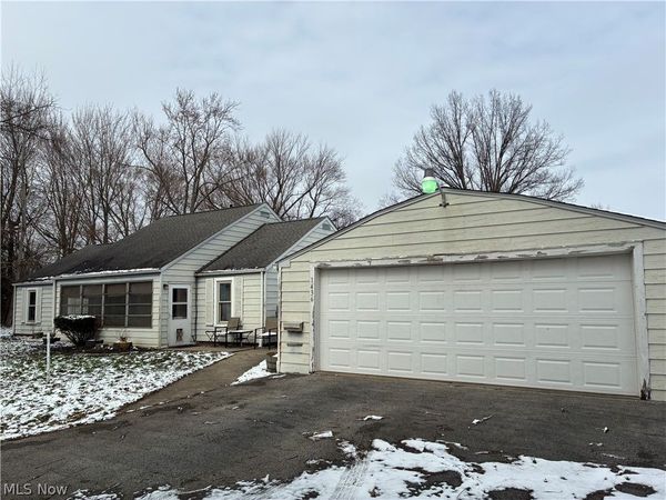 1436 Clinton Street , Niles, OH 44446