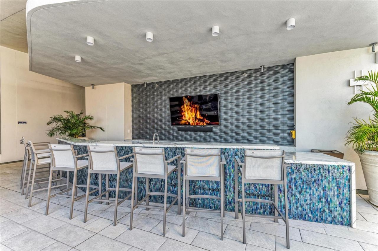 275 1st Avenue S, Unit 1904, Saint Petersburg, FL 33701 Photo