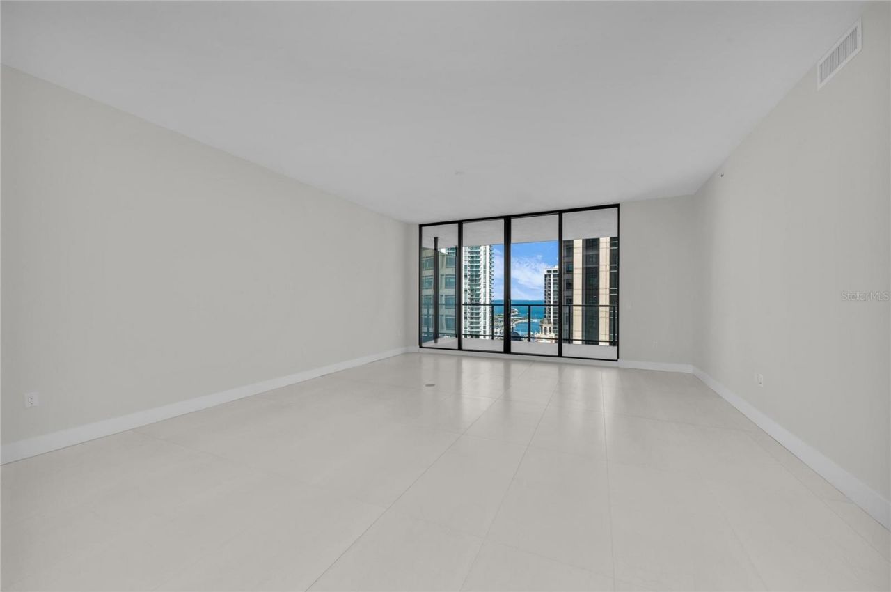 275 1st Avenue S, Unit 1904, Saint Petersburg, FL 33701 Photo