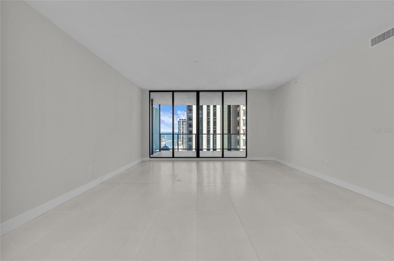 275 1st Avenue S, Unit 1904, Saint Petersburg, FL 33701 Photo