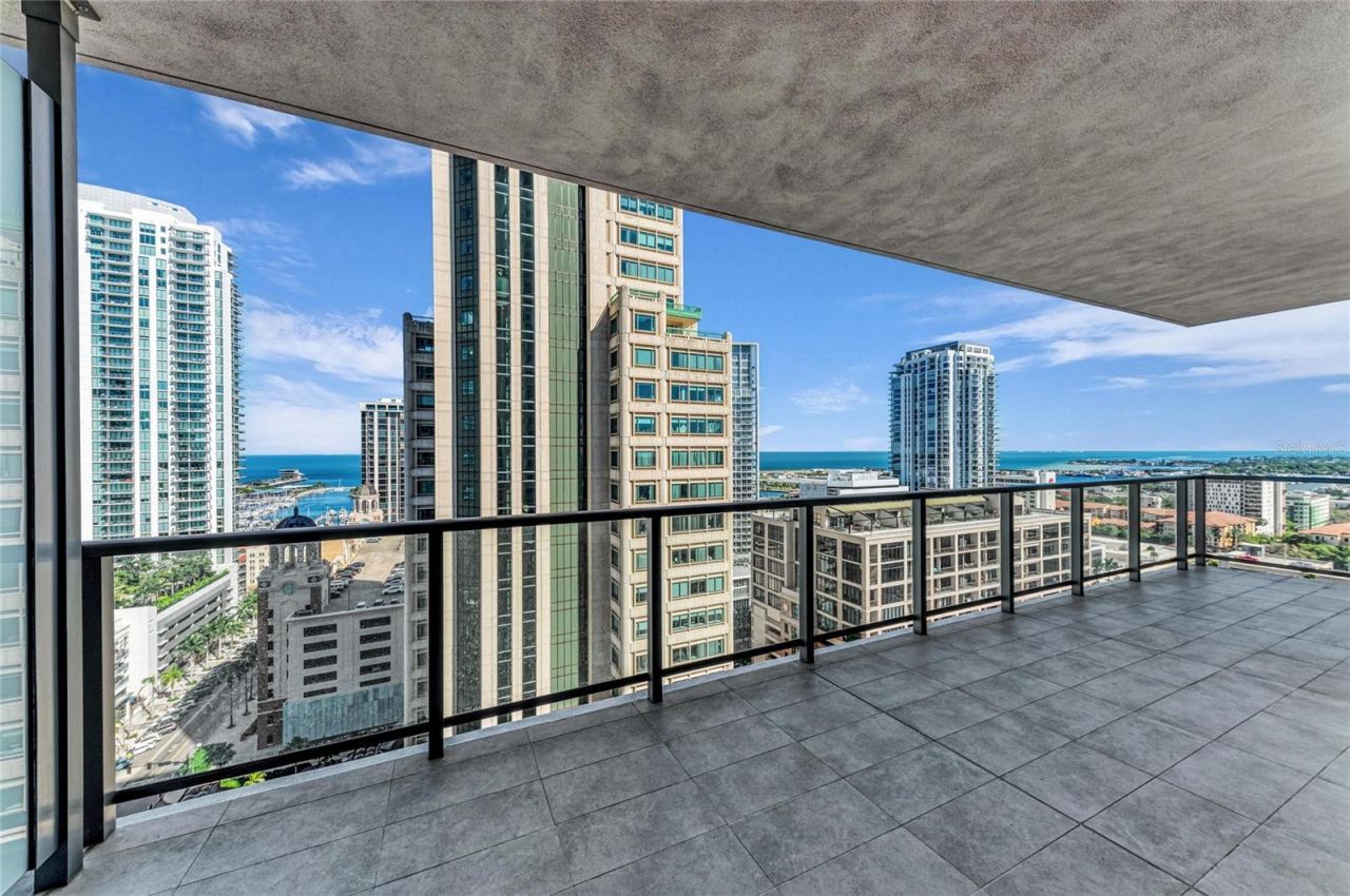 275 1st Avenue S, Unit 1904, Saint Petersburg, FL 33701 Photo