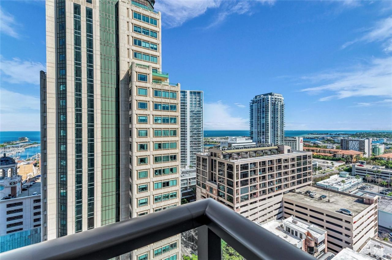 275 1st Avenue S, Unit 1904, Saint Petersburg, FL 33701 Photo