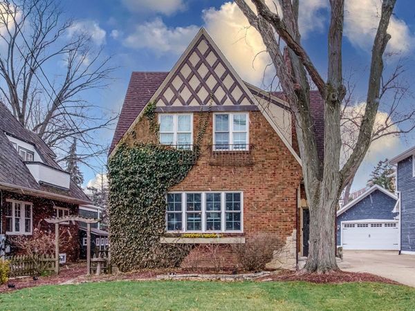 728 Howard Street , Wheaton, IL 60187