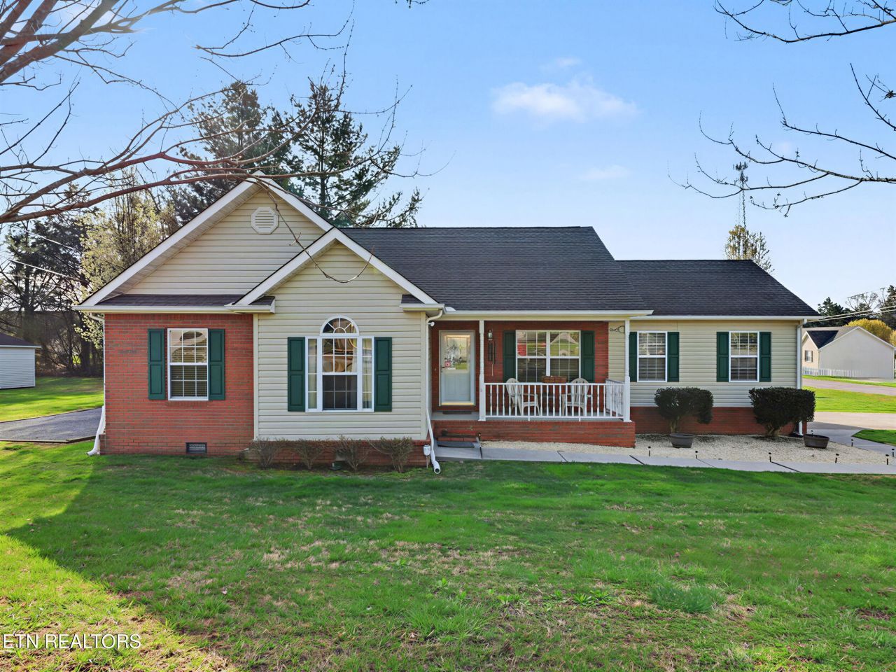 225 Acorn Drive, Plainview, TN 37721 Main Photo