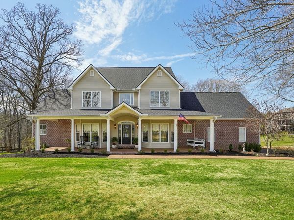 1000 Bradby Dr, Burns, TN 37029