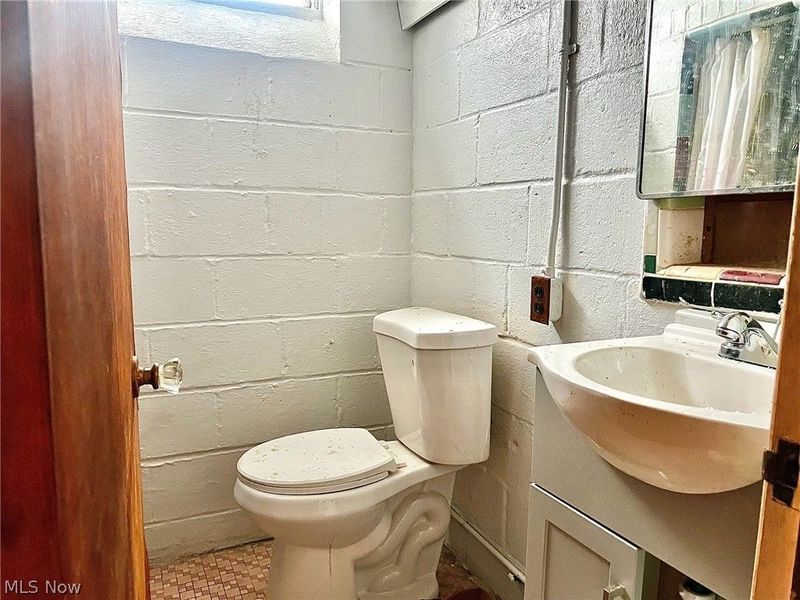 3736 Martin Luther King Jr Drive, Cleveland, OH 44105 Photo 12