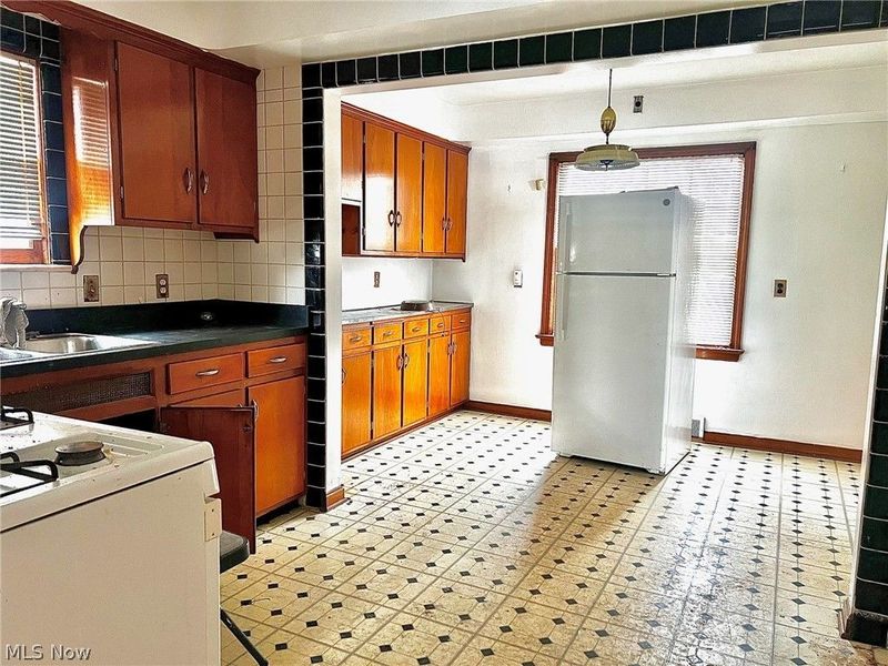 3736 Martin Luther King Jr Drive, Cleveland, OH 44105 Photo 6