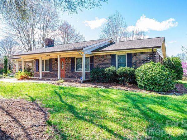 1070 S College Avenue , Newton, NC 28658