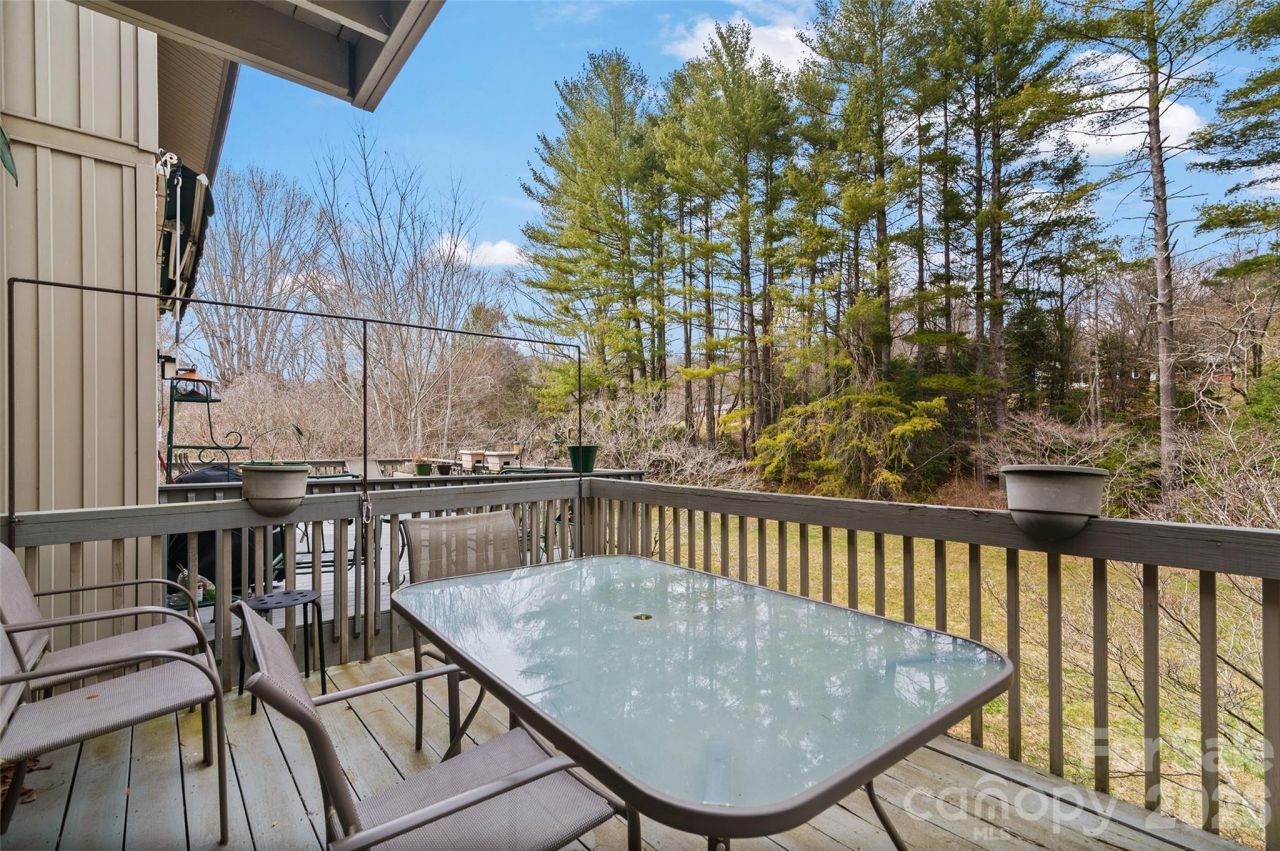 125 Winchester Drive, Waynesville, NC 28785 Main Photo