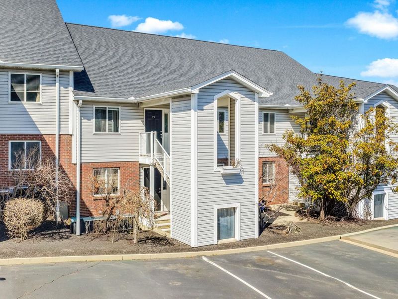 19 Carriage House Drive, Fort Thomas, KY 41075 Photo 2