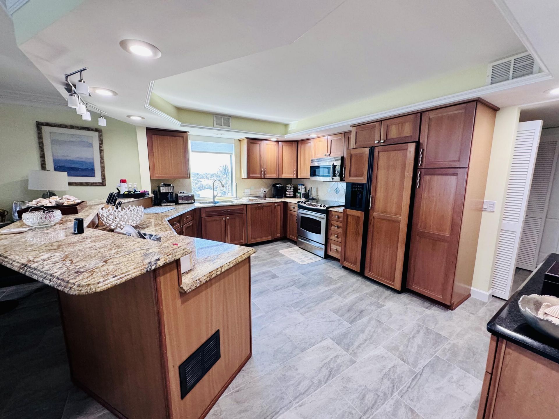 200 S Beach Road, Unit 403, Tequesta, FL 33469 Photo