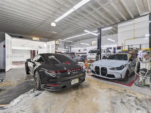 0000 NW 56 , Doral, FL 33166