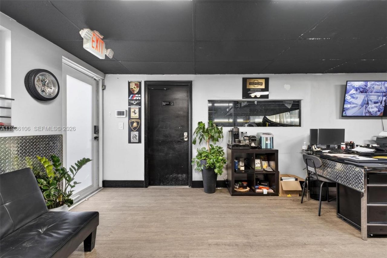 0000 NW 56 , Doral, FL 33166 Photo