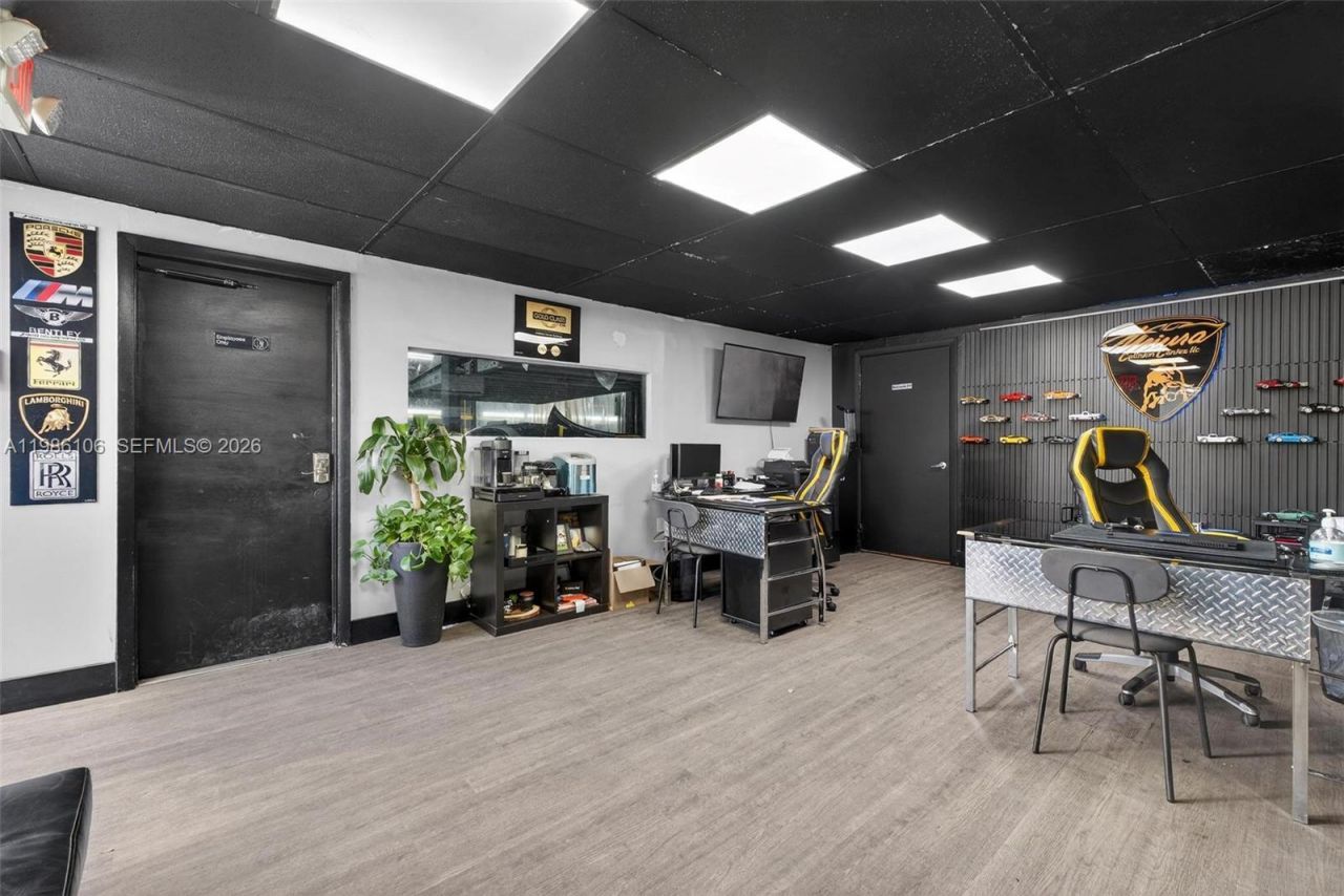 0000 NW 56 , Doral, FL 33166 Photo