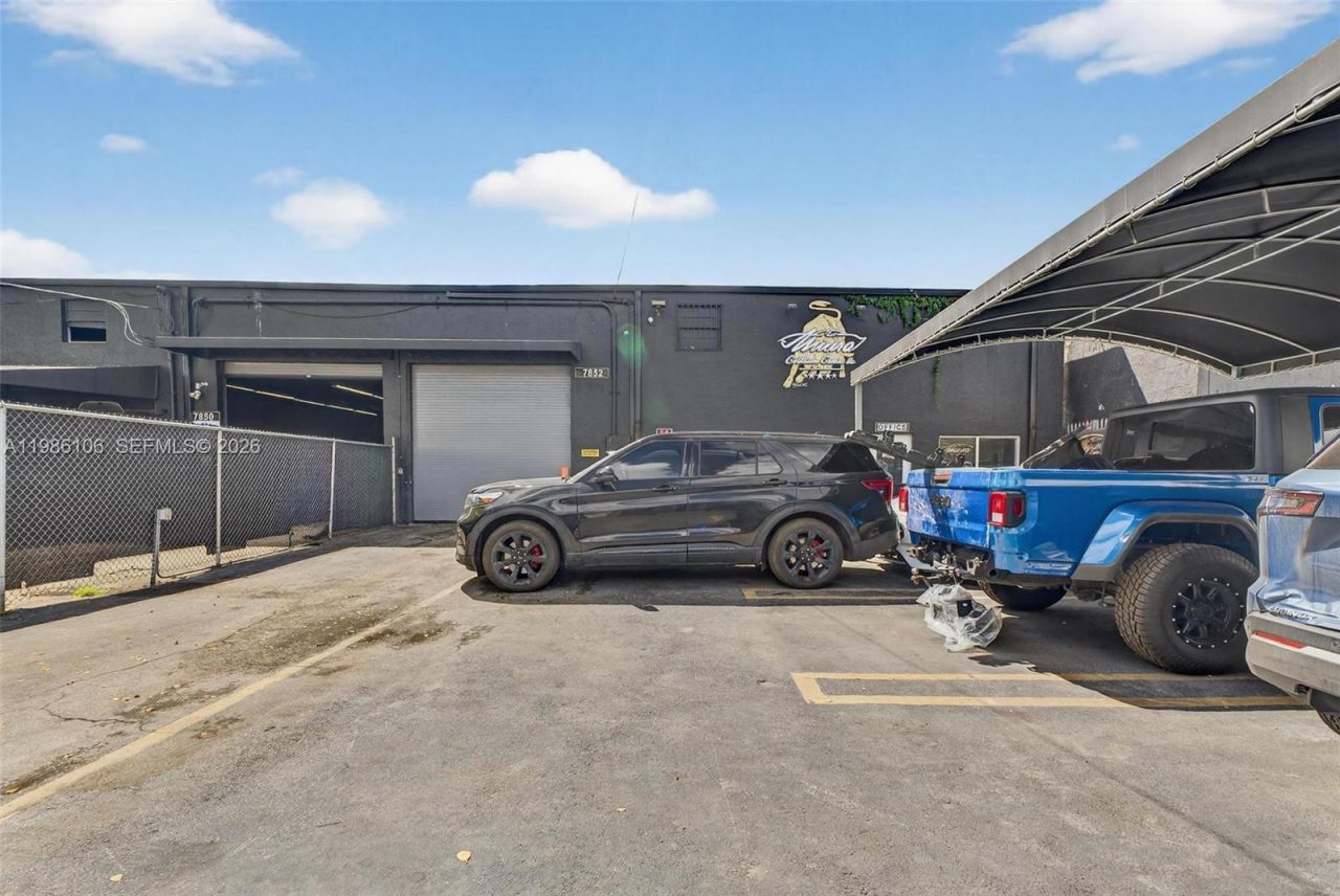 0000 NW 56 , Doral, FL 33166 Photo