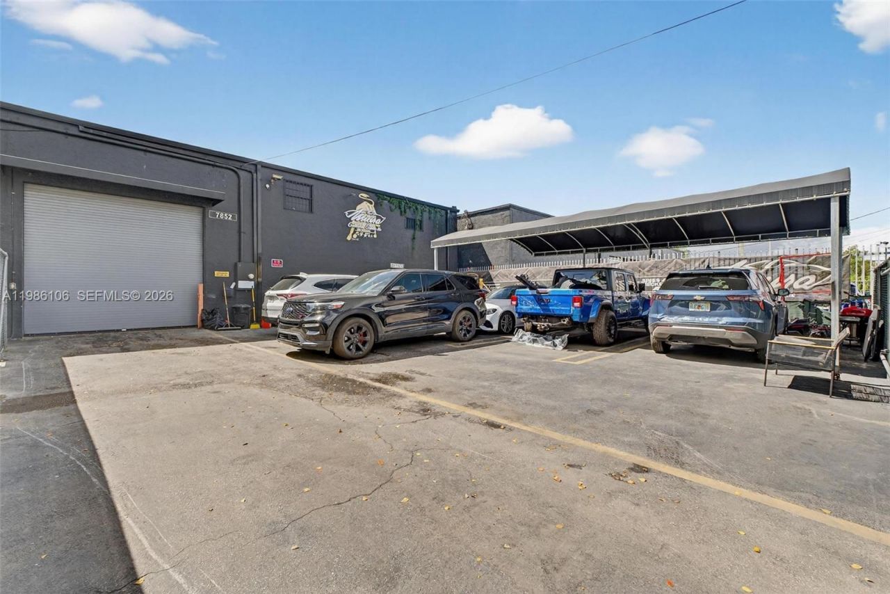 0000 NW 56 , Doral, FL 33166 Photo