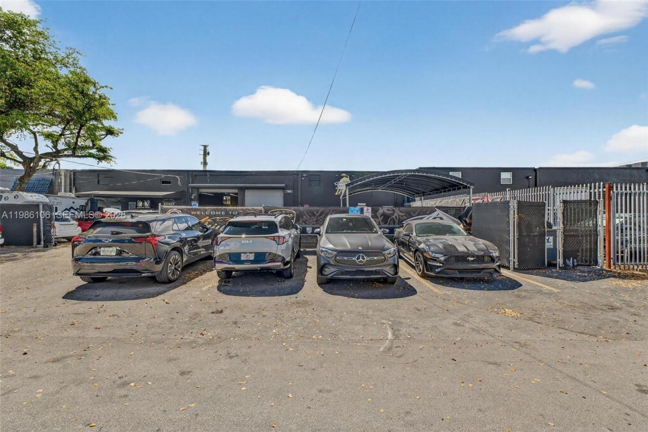 0000 NW 56 , Doral, FL 33166 Photo